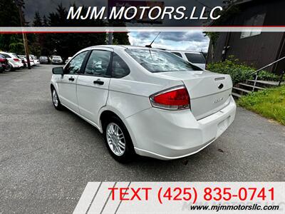 2011 Ford Focus SE   - Photo 3 - Lynnwood, WA 98036