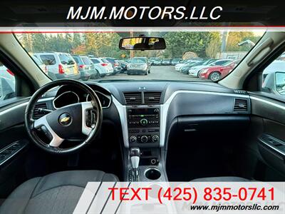 2011 Chevrolet Traverse LT   - Photo 14 - Lynnwood, WA 98036