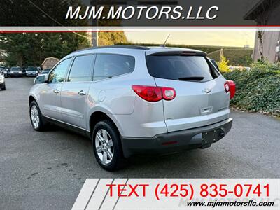 2011 Chevrolet Traverse LT   - Photo 3 - Lynnwood, WA 98036