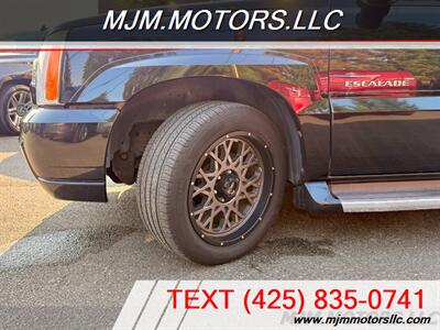 2006 Cadillac Escalade   - Photo 30 - Lynnwood, WA 98036
