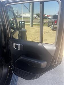 2019 Jeep Wrangler Sahara   - Photo 17 - Alvarado, TX 76009