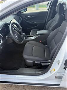 2022 Chevrolet Malibu LS   - Photo 11 - Alvarado, TX 76009