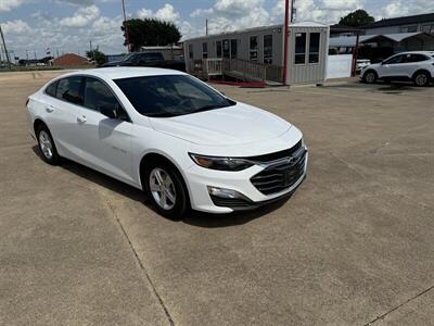 2022 Chevrolet Malibu LS   - Photo 3 - Alvarado, TX 76009