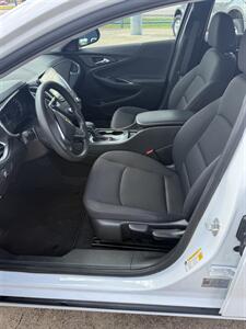 2022 Chevrolet Malibu LS   - Photo 12 - Alvarado, TX 76009