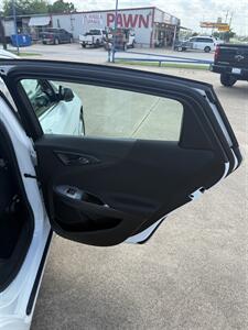 2022 Chevrolet Malibu LS   - Photo 15 - Alvarado, TX 76009