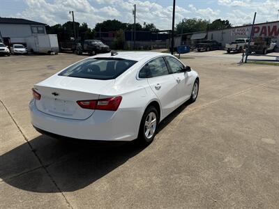 2022 Chevrolet Malibu LS   - Photo 8 - Alvarado, TX 76009
