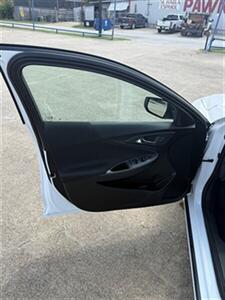 2022 Chevrolet Malibu LS   - Photo 12 - Alvarado, TX 76009