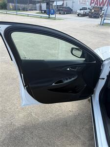 2022 Chevrolet Malibu LS   - Photo 11 - Alvarado, TX 76009