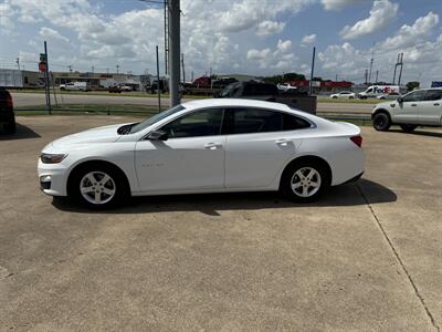2022 Chevrolet Malibu LS   - Photo 3 - Alvarado, TX 76009