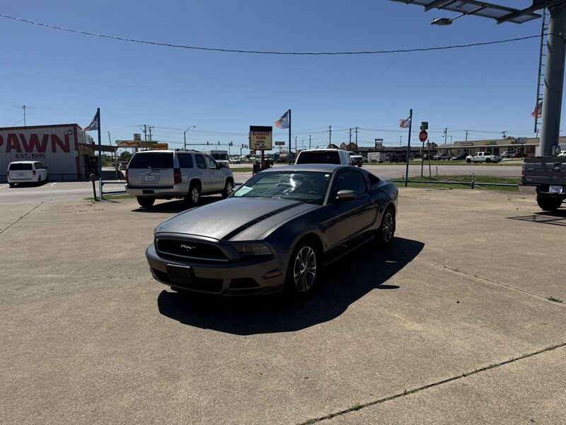 2014 Ford Mustang V6  