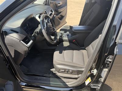 2022 GMC Terrain SLE   - Photo 16 - Alvarado, TX 76009