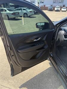 2022 GMC Terrain SLE   - Photo 6 - Alvarado, TX 76009