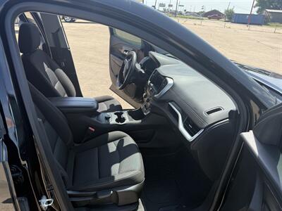 2022 GMC Terrain SLE   - Photo 11 - Alvarado, TX 76009