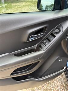 2020 Chevrolet Trax LT - Photo 16 - Alvarado, TX 76009