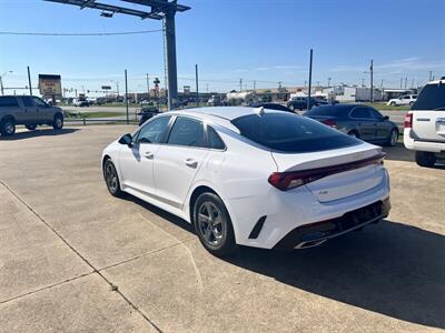 2022 Kia K5 LXS   - Photo 8 - Alvarado, TX 76009