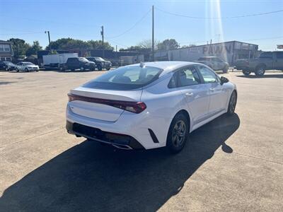 2022 Kia K5 LXS   - Photo 5 - Alvarado, TX 76009