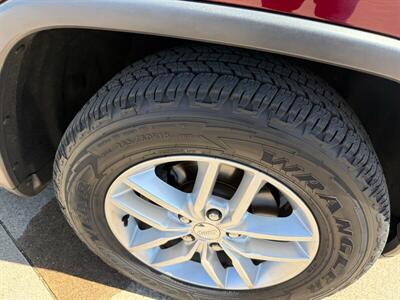 2017 Jeep Grand Cherokee Laredo   - Photo 8 - Alvarado, TX 76009