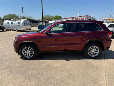 2017 Jeep Grand Cherokee Laredo   - Photo 2 - Alvarado, TX 76009