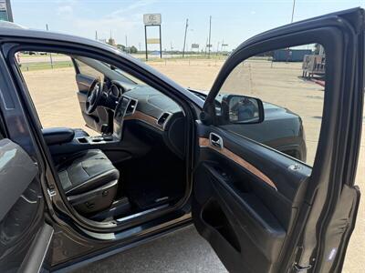 2011 Jeep Grand Cherokee Overland   - Photo 14 - Alvarado, TX 76009