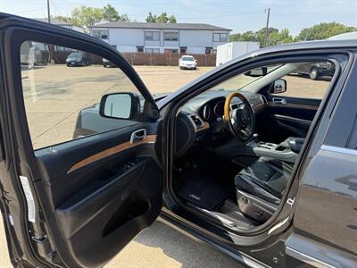 2011 Jeep Grand Cherokee Overland   - Photo 11 - Alvarado, TX 76009