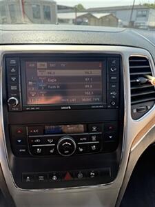 2011 Jeep Grand Cherokee Overland   - Photo 10 - Alvarado, TX 76009