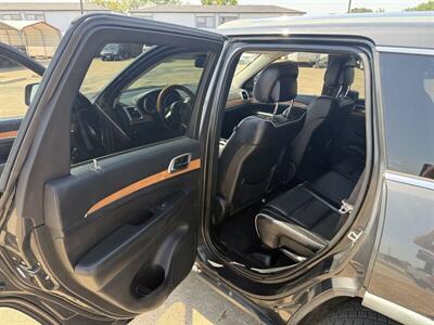 2011 Jeep Grand Cherokee Overland   - Photo 12 - Alvarado, TX 76009