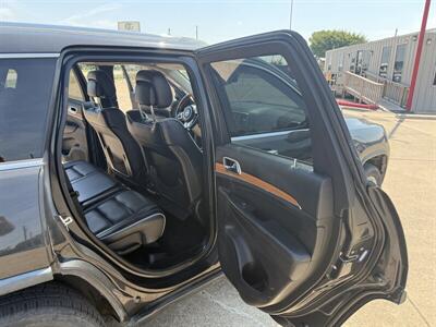 2011 Jeep Grand Cherokee Overland   - Photo 13 - Alvarado, TX 76009