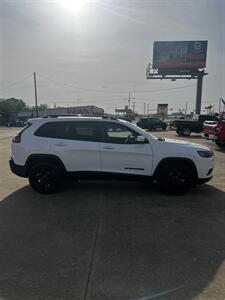 2019 Jeep Cherokee Altitude   - Photo 4 - Alvarado, TX 76009