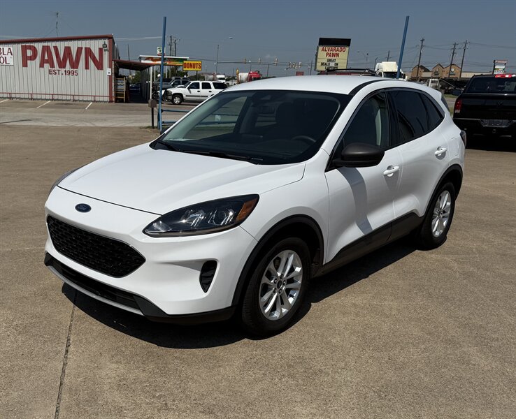 2022 Ford Escape SE - Photo 1 - Alvarado, TX 76009