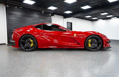 2019 Ferrari 812 Superfast   - Photo 3 - Sacramento, CA 95825