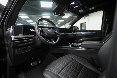 2025 Cadillac Escalade-V   - Photo 14 - Sacramento, CA 95825