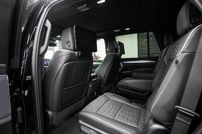2025 Cadillac Escalade-V   - Photo 13 - Sacramento, CA 95825