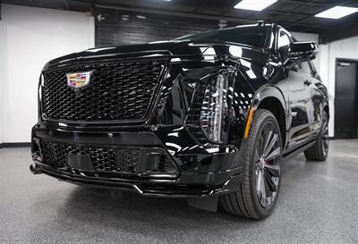 2025 Cadillac Escalade-V   - Photo 2 - Sacramento, CA 95825