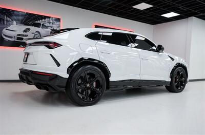 2021 Lamborghini Urus   - Photo 4 - Sacramento, CA 95825