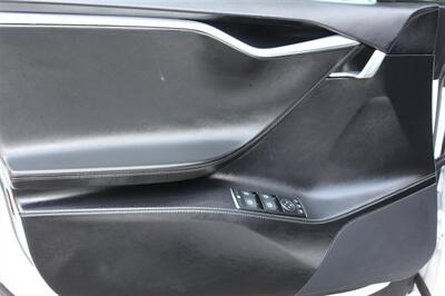 2015 Tesla Model S 85D   - Photo 9 - Seattle, WA 98103