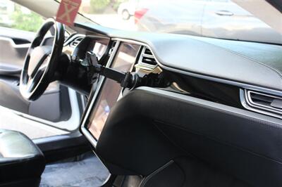 2015 Tesla Model S 85D   - Photo 15 - Seattle, WA 98103