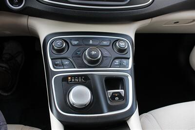 2015 Chrysler 200 Limited   - Photo 16 - Seattle, WA 98103
