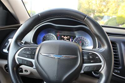 2015 Chrysler 200 Limited   - Photo 14 - Seattle, WA 98103