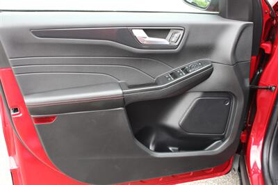 2025 Ford Escape ST-Line   - Photo 10 - Mt.Vernon, WA 98273