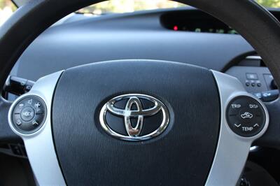 2010 Toyota Prius III   - Photo 19 - Seattle, WA 98103