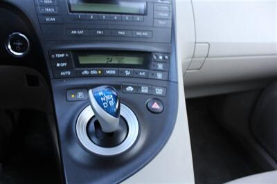 2010 Toyota Prius III   - Photo 21 - Seattle, WA 98103