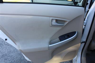 2010 Toyota Prius III   - Photo 13 - Seattle, WA 98103