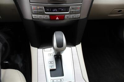 2012 Subaru Outback 2.5i Limited   - Photo 17 - Seattle, WA 98103