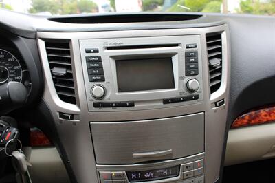 2012 Subaru Outback 2.5i Limited   - Photo 15 - Seattle, WA 98103
