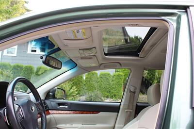 2012 Subaru Outback 2.5i Limited   - Photo 12 - Seattle, WA 98103