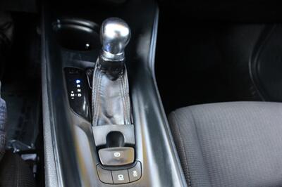 2018 Toyota C-HR XLE   - Photo 18 - Seattle, WA 98103