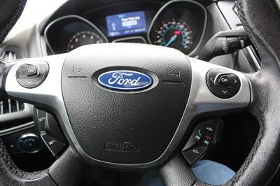 2012 Ford Focus SEL   - Photo 17 - Seattle, WA 98103