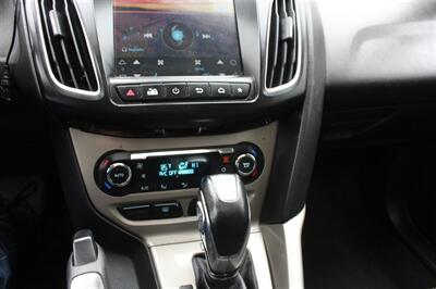 2012 Ford Focus SEL   - Photo 15 - Seattle, WA 98103