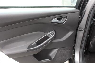 2012 Ford Focus SEL   - Photo 12 - Seattle, WA 98103