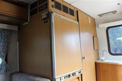 1993 Isuzu Rodeo Motorhome  RV - Photo 26 - Seattle, WA 98103